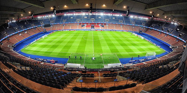 PSG、仏サッカー初となるスタジアムへのデジタル・オーバーレイ技術の導入
