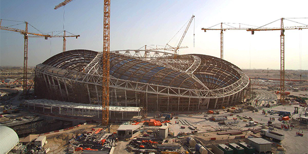 アル・ワクラ・スタジアムの屋根、開口部の設置が完了