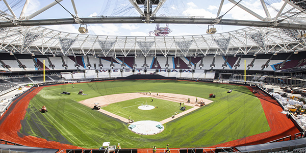 ロンドン・スタジアム、史上初のMLB欧州開催に向けて模様替えが進む